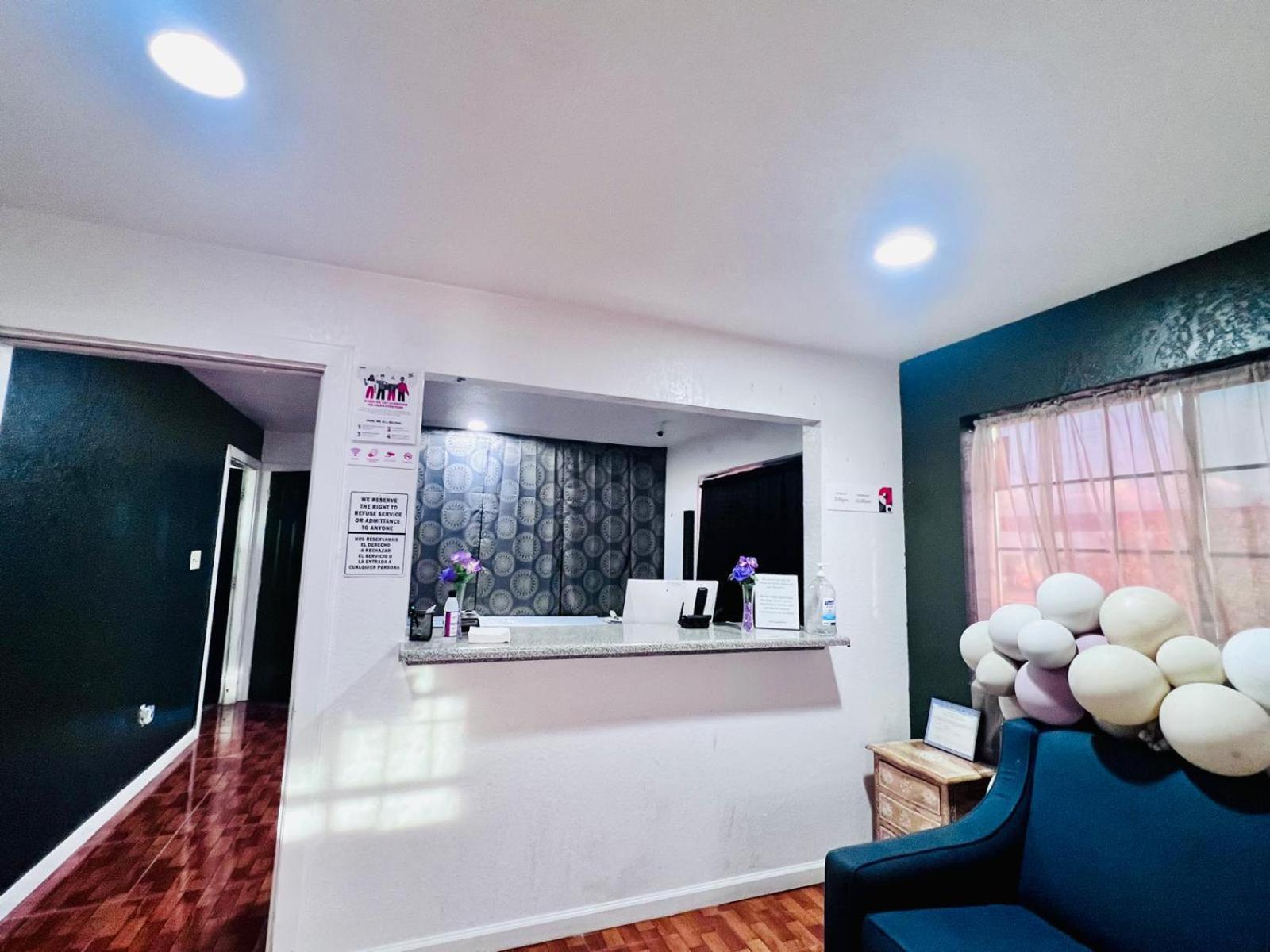 Oyo Garden Inn And Suites Pearsall I-35 East Bagian luar foto