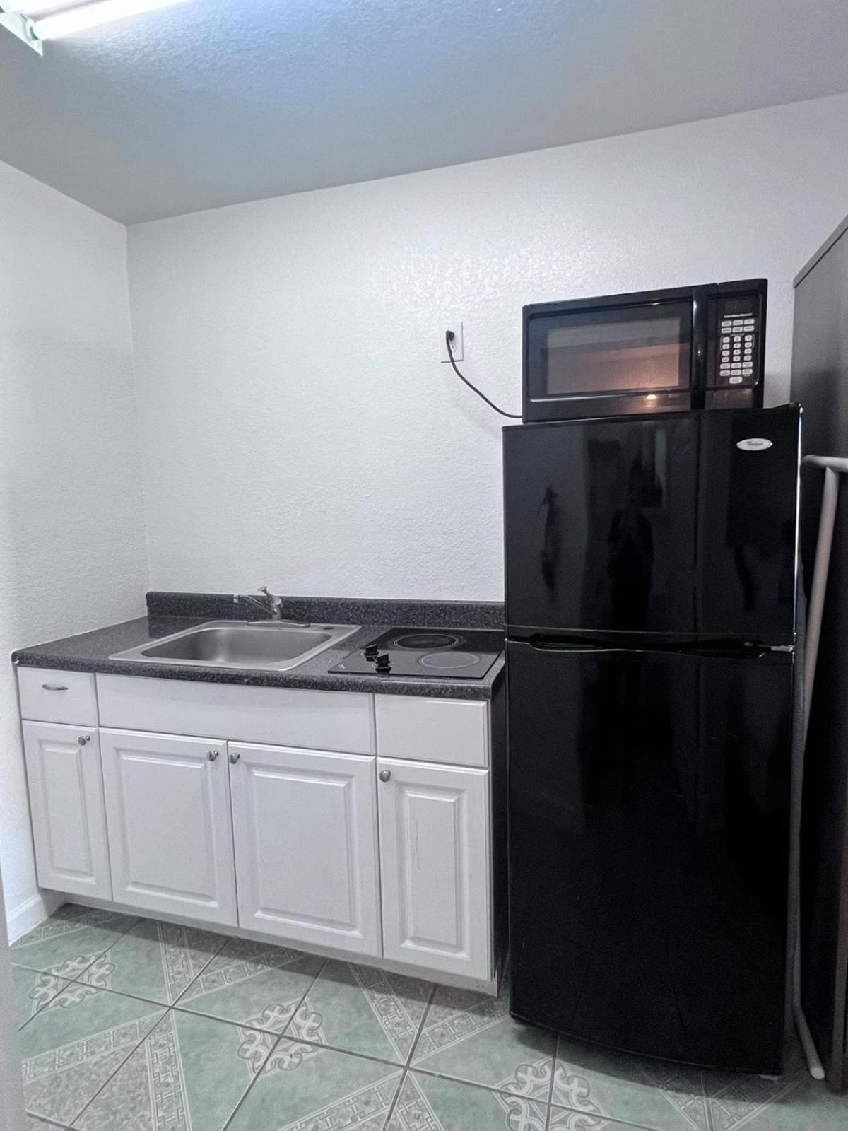 Oyo Garden Inn And Suites Pearsall I-35 East Bagian luar foto