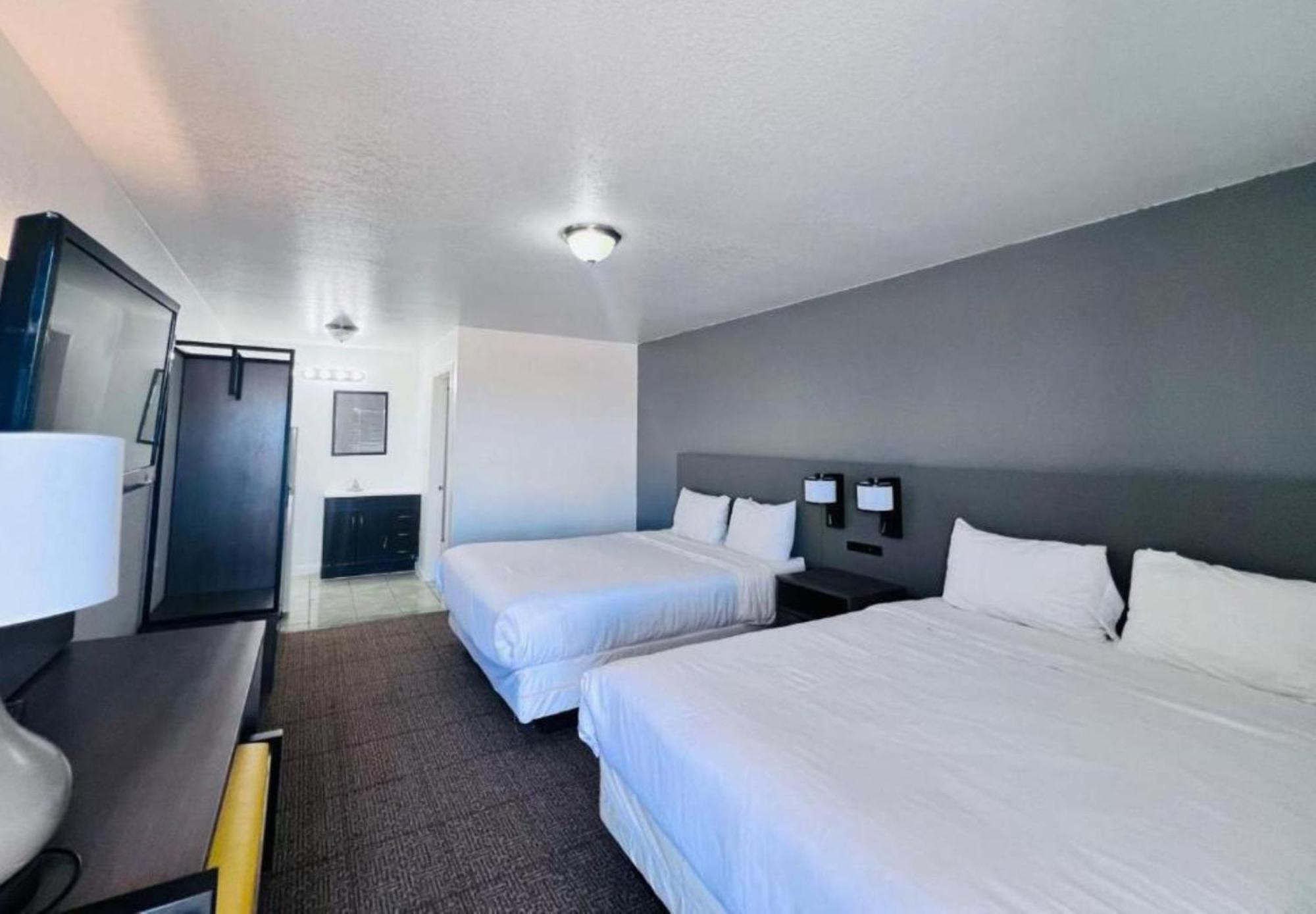 Oyo Garden Inn And Suites Pearsall I-35 East Bagian luar foto